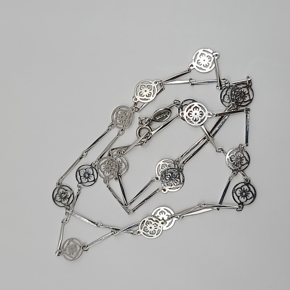 vintage flower cut Avon silver tone with elegant links necklace